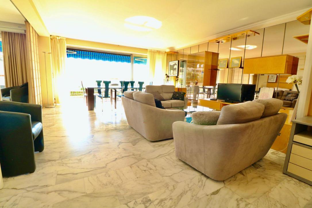 2, 3 And 4 Bedroom Sea View Forville Apartments 5 Mins From The Palais 戛纳 外观 照片